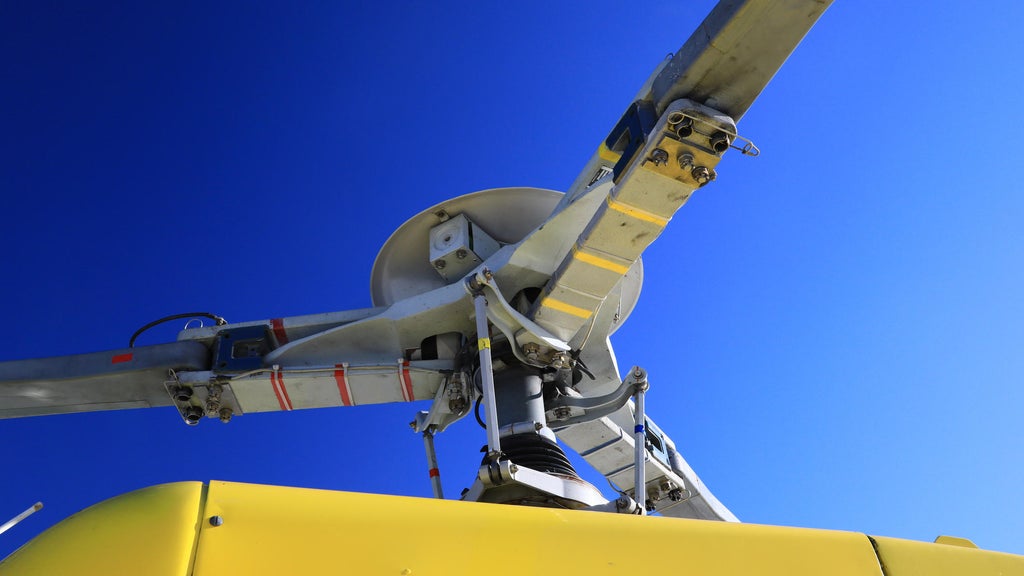 2 helicopters collide southeast of McMinnville in Oregon, killing 3 — San Ramon Schools news