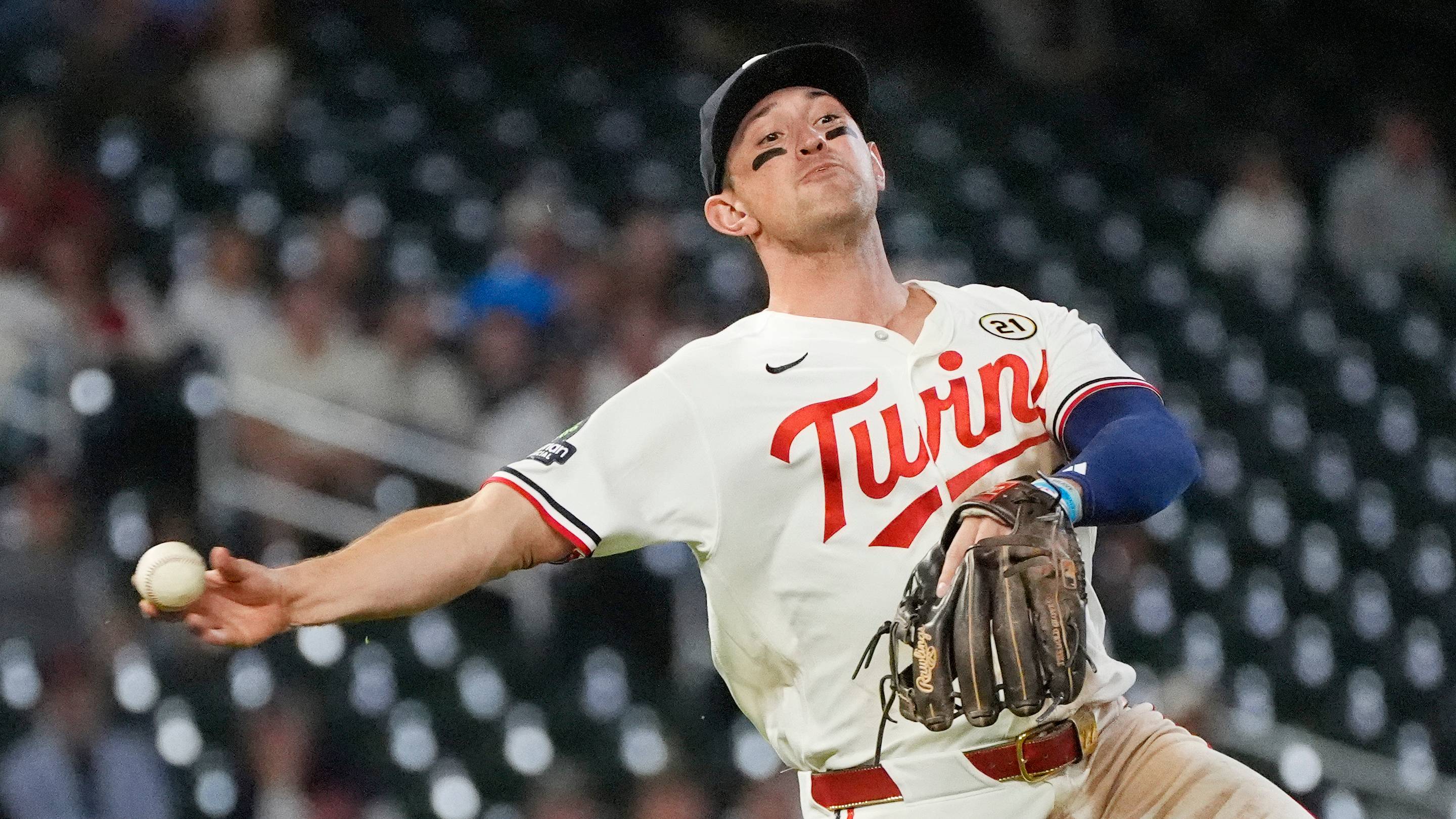 Brooks Lee's Gold Glove nomination further vindicates Twins' decision to move him to third base — Puckett's Pond (Twins), San Ramon Sports news