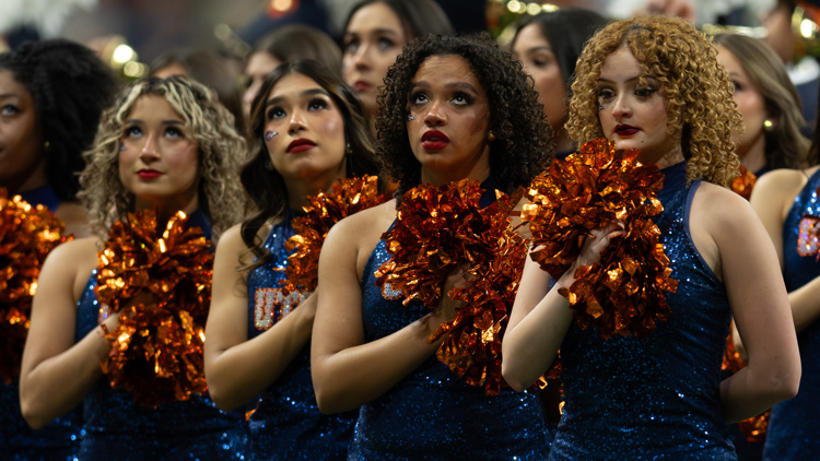 Here's what we know about the service member who fell at the UTSA football game — KENS 5 (San Antonio), San Ramon Sports news